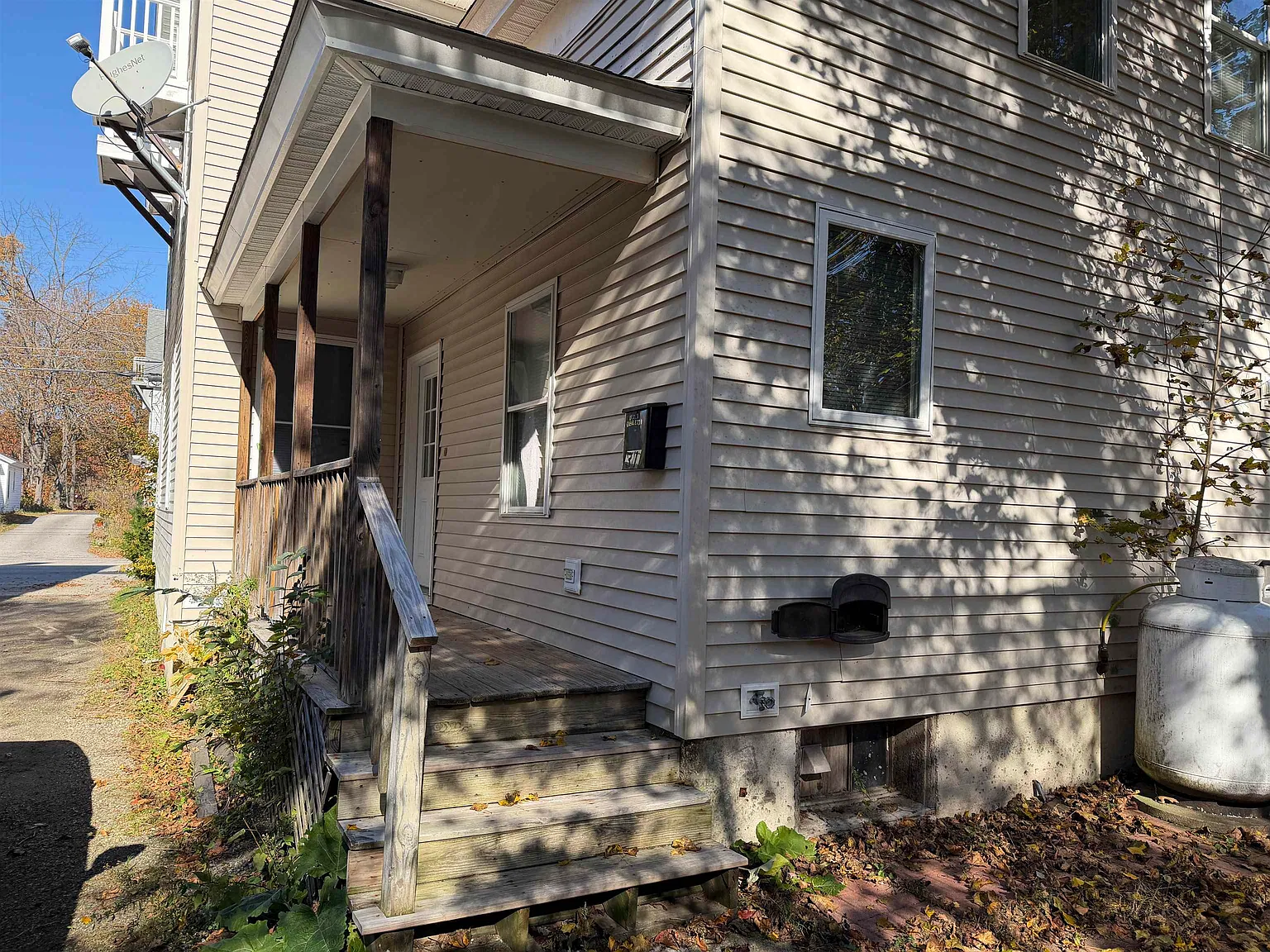 4 bed, 2.0 bath, 1327 sqft, $2,800 — Photo 3