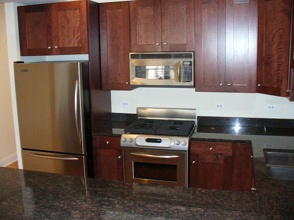 1st image of 3829 N Southport Ave #2MT