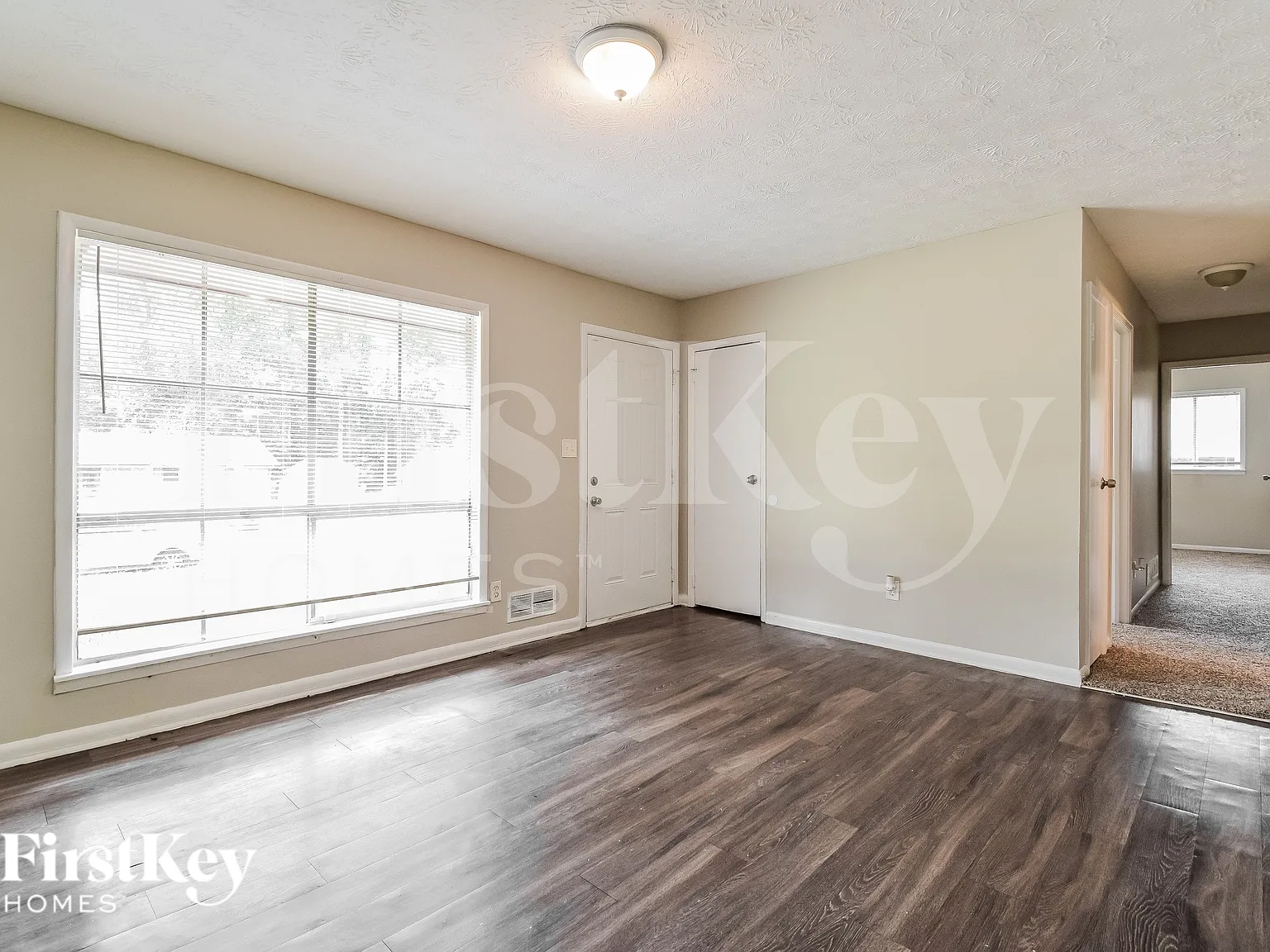 3 bed, 1.5 bath, 1320 sqft, $1,755 — Photo 3