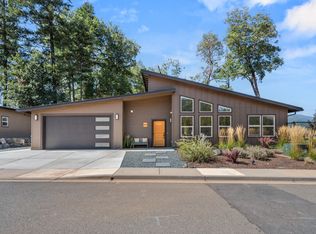409 Selah Ln, Cave Junction, OR 97523