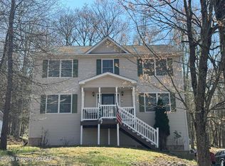 227 Avalanche Ln, Drums, PA 18222
