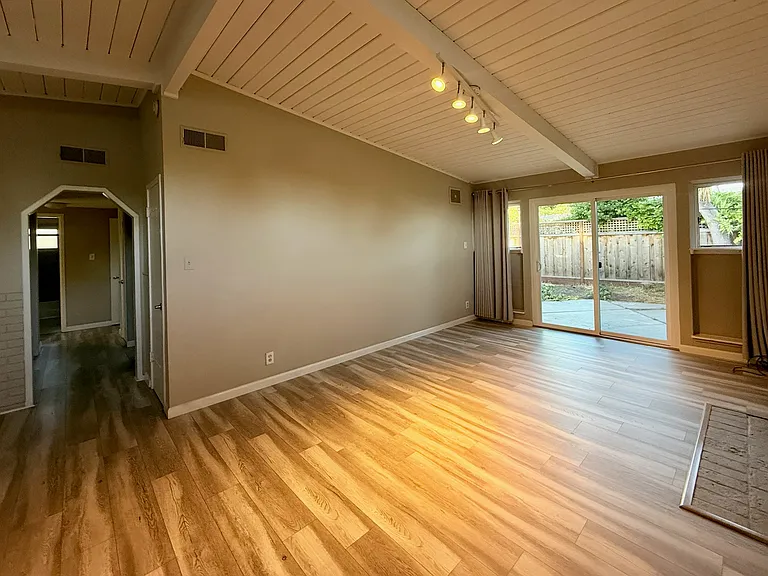 435 Dell Ave — Photo 33