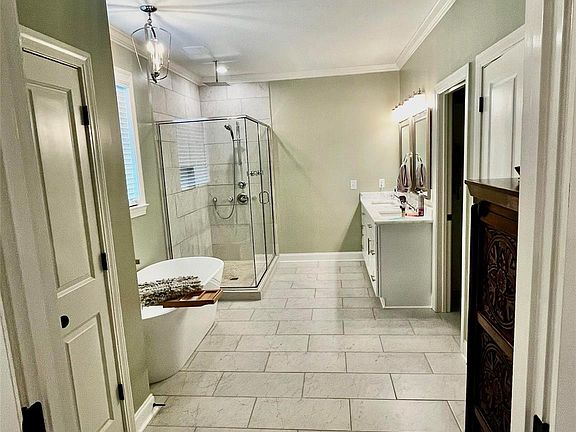 2nd image of 3016 Willett Ct