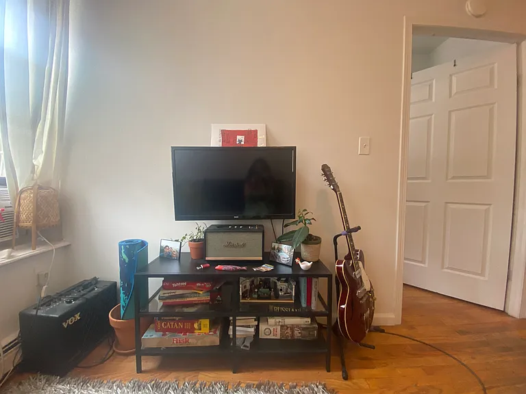 150 Orchard St #4C — Photo 2