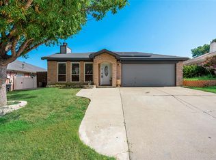 10252 Cypress Hills Dr, Fort Worth, TX 76108