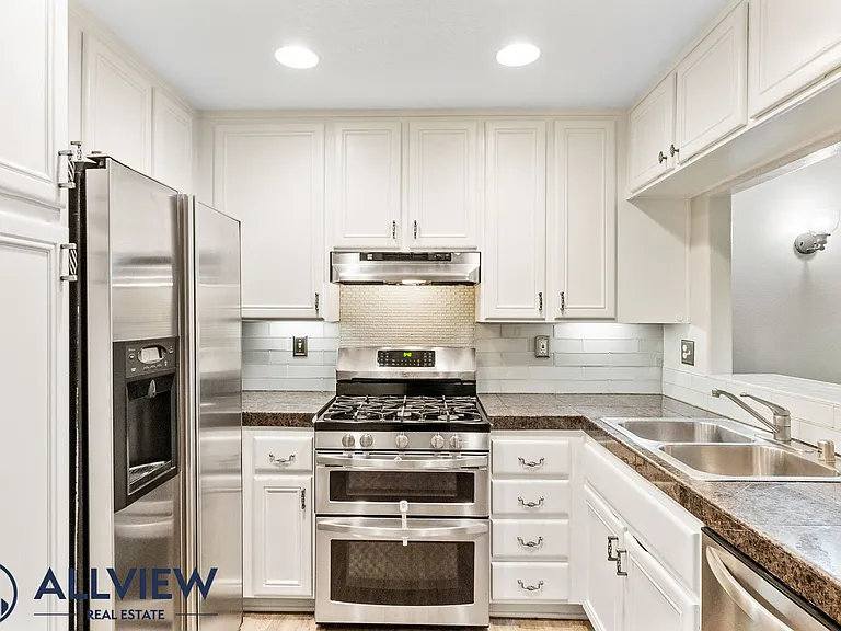 33 Silverwind — Photo 9