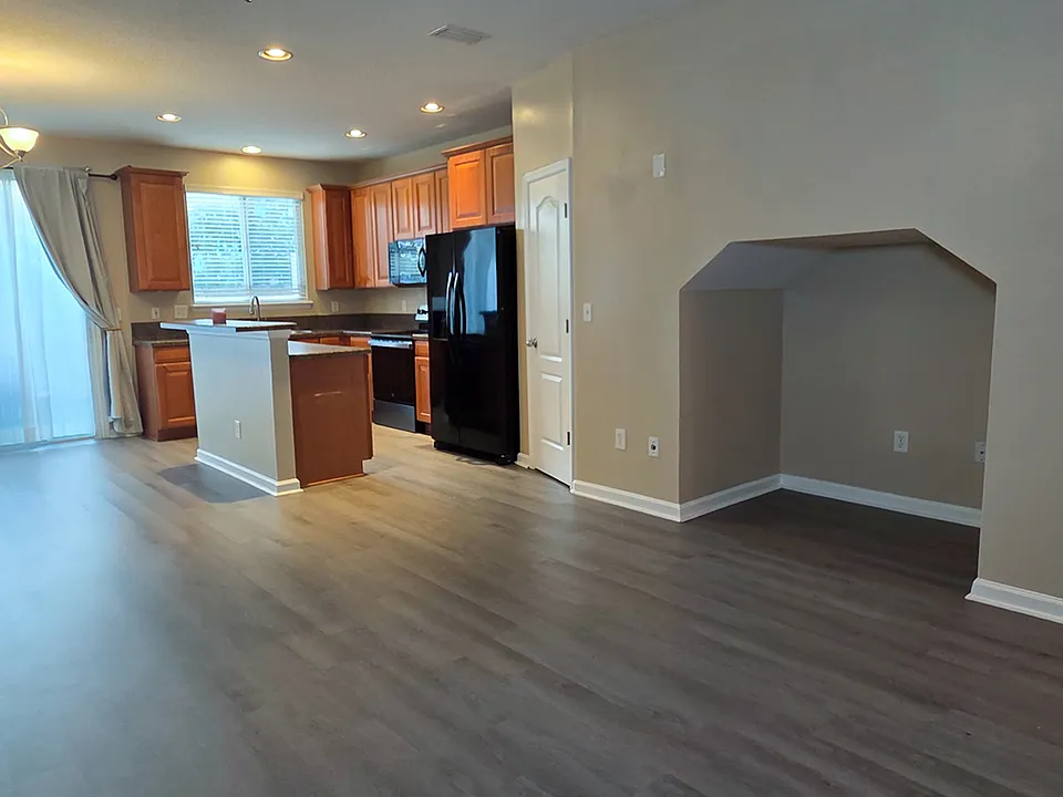 2298 Sunset Bluff Dr