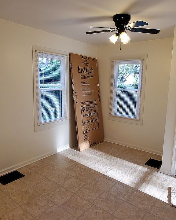 Side 2 kitchen
