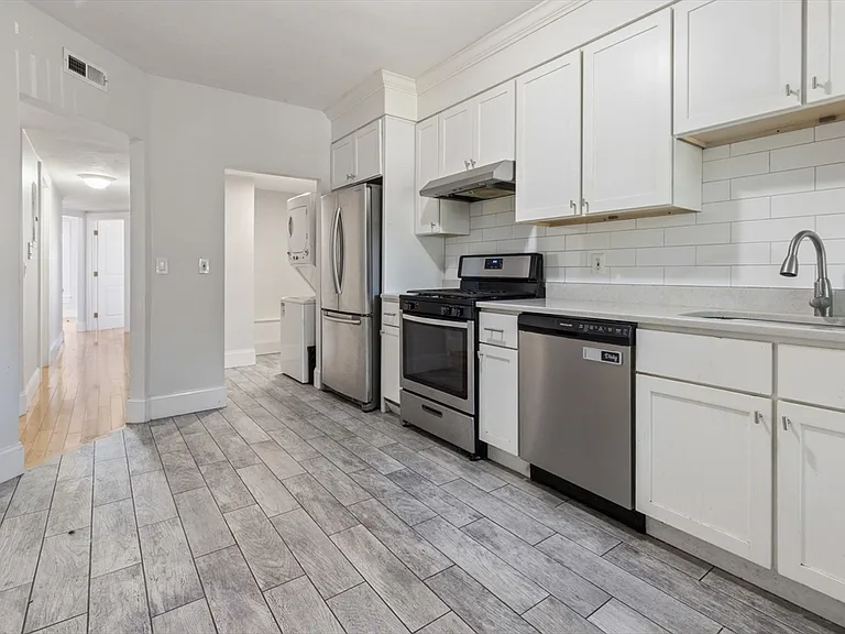 64 Florida St #2 — Photo 7