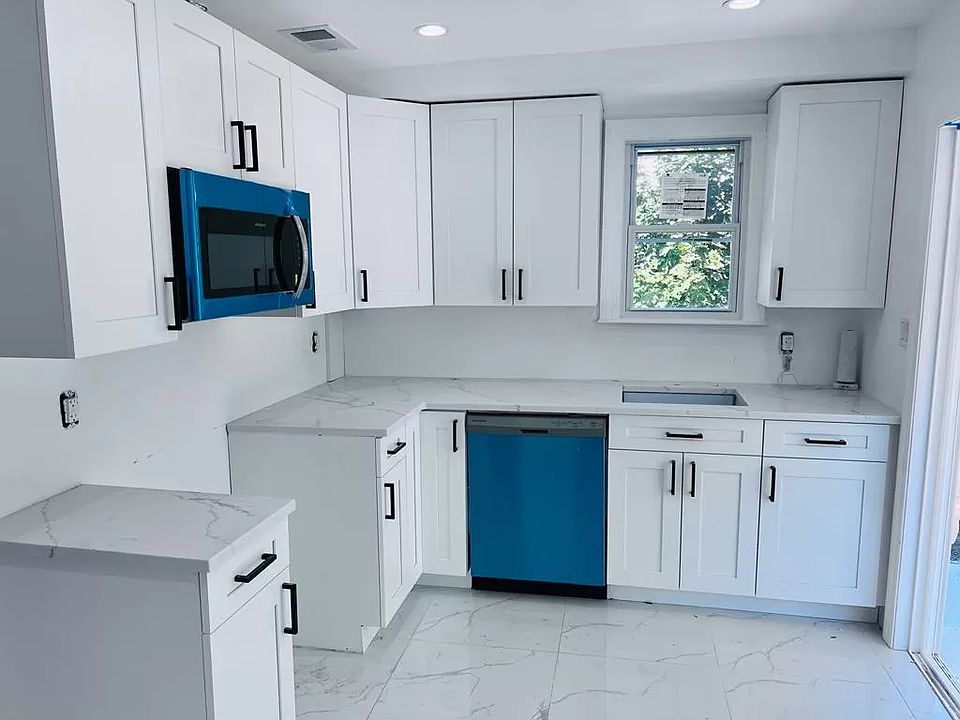 1st image of 15927 Rockaway Blvd