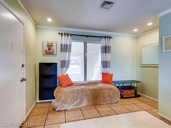 3rd image of 4386 Bramblewood St