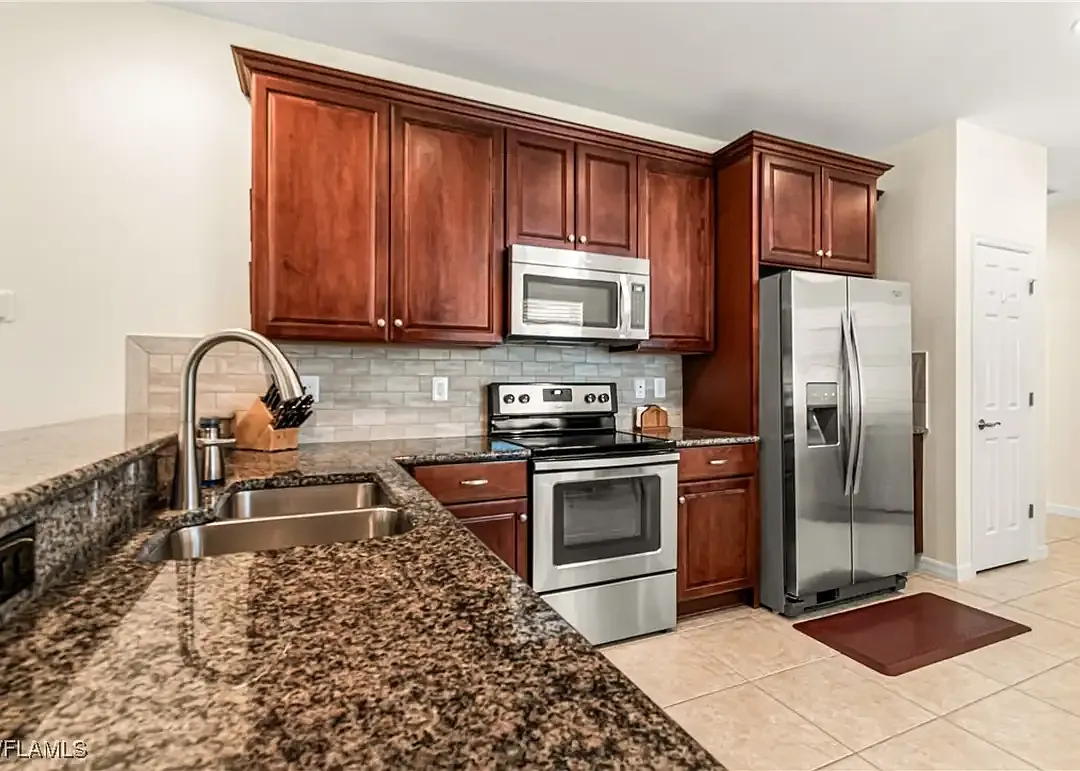 10730 Cetrella Dr — Photo 4