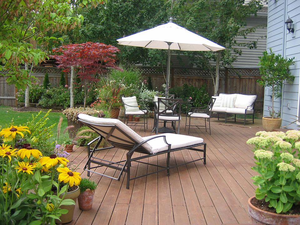 Lovely extra large finished wood deck.