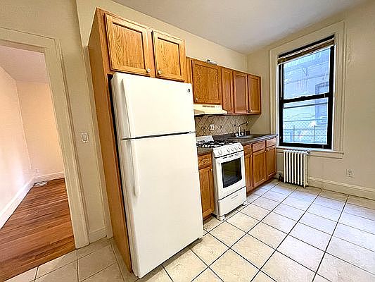 2nd image of 3109 33rd St #1R
