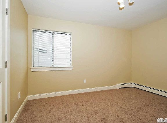 5th image of 427 W Hudson St