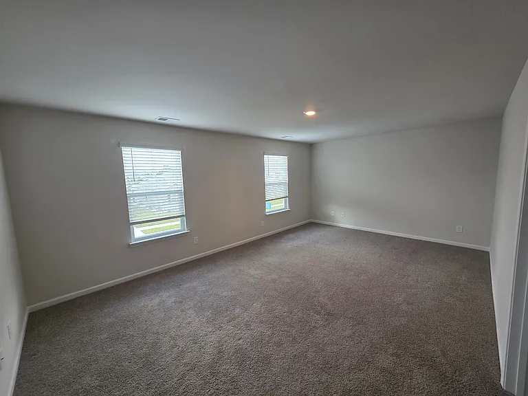 239 Londonshire Dr — Photo 17