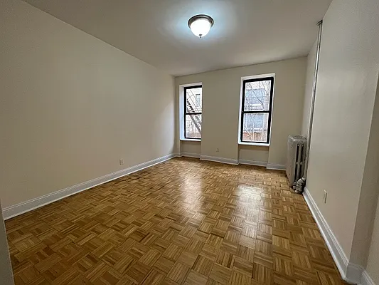 Rented by City Connections Realty | media 8