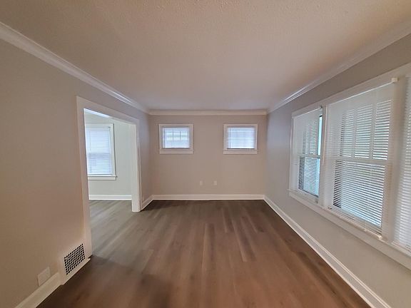 3rd image of 339 Kensington Ave