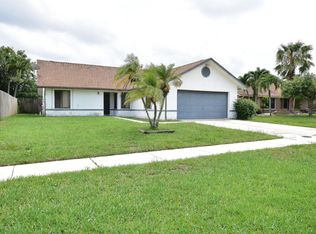 66 Cedar Ln, Boynton Beach, FL 33436