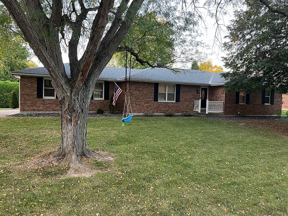 1st image of 2311 W Huntington Dr