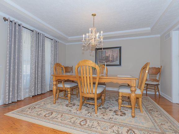 3rd image of 8903 Pleasant Ridge Dr