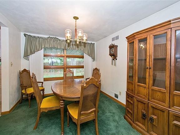 5th image of 13743 Redwood Dr