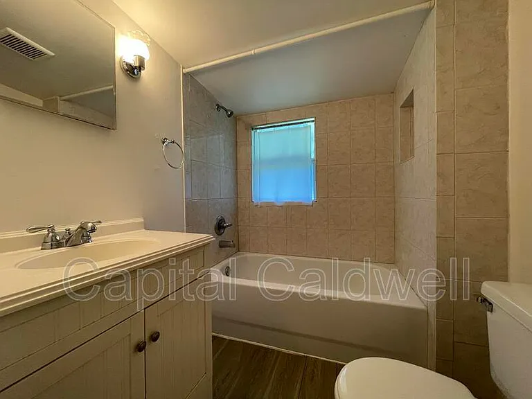 4104 N Ola Ave #4 — Photo 9