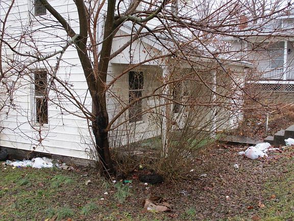 3rd image of 319 Mehaffey Ct