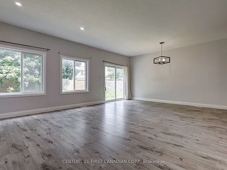127 Marconi Ct — Photo 32