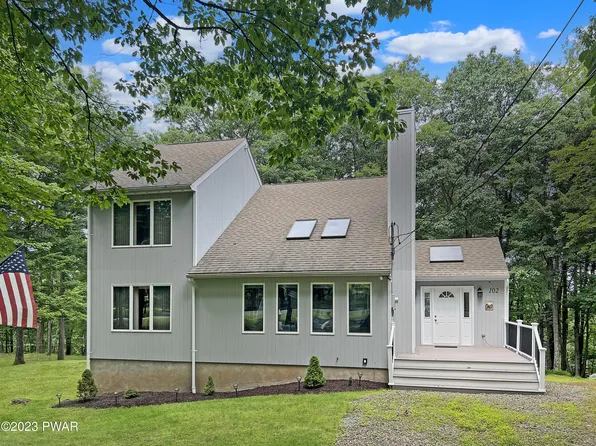 102 Eagle Crest Rd, Greentown, PA 18426