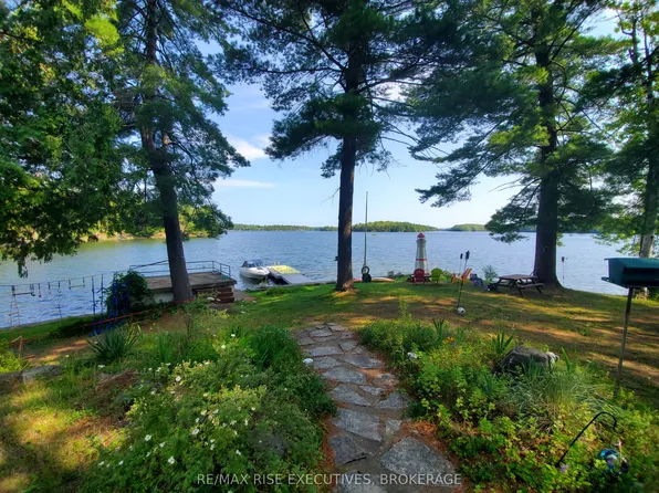 6862 Smith Ln, South Frontenac, ON K0H 2L0