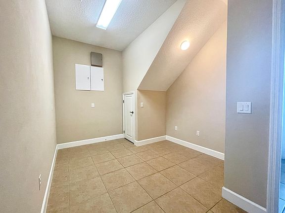 4th image of 8965 Laureate Blvd