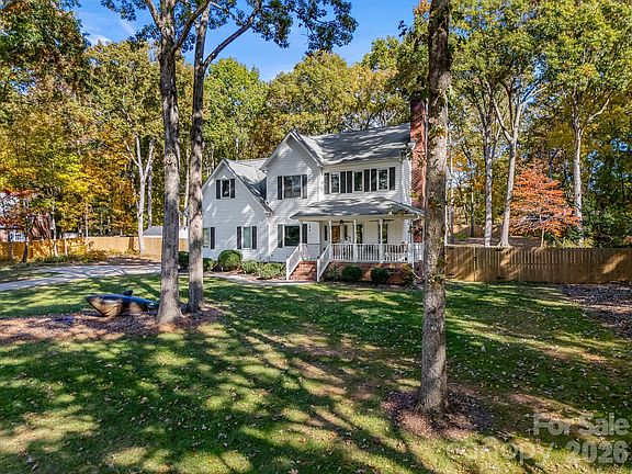 5th image of 16014 Virginia Lee Ct