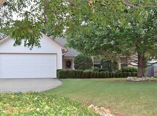 306 Cottonwood St, Aubrey, TX 76227