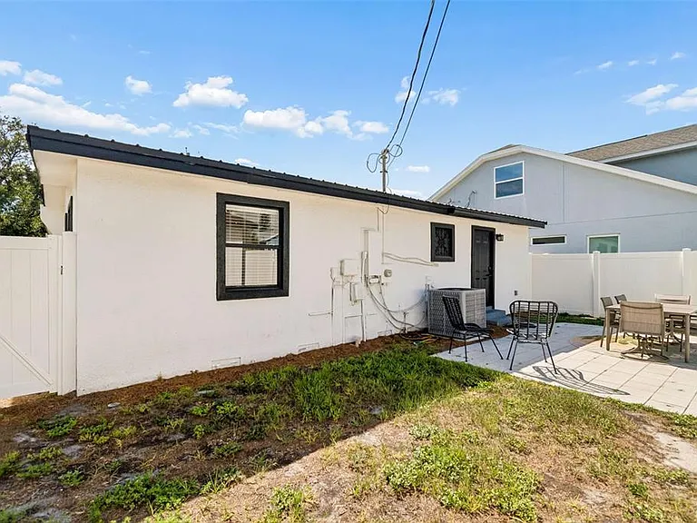 3901 N Ola Ave — Photo 43