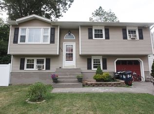 205 Elmira Trl, Hopatcong, NJ 07843