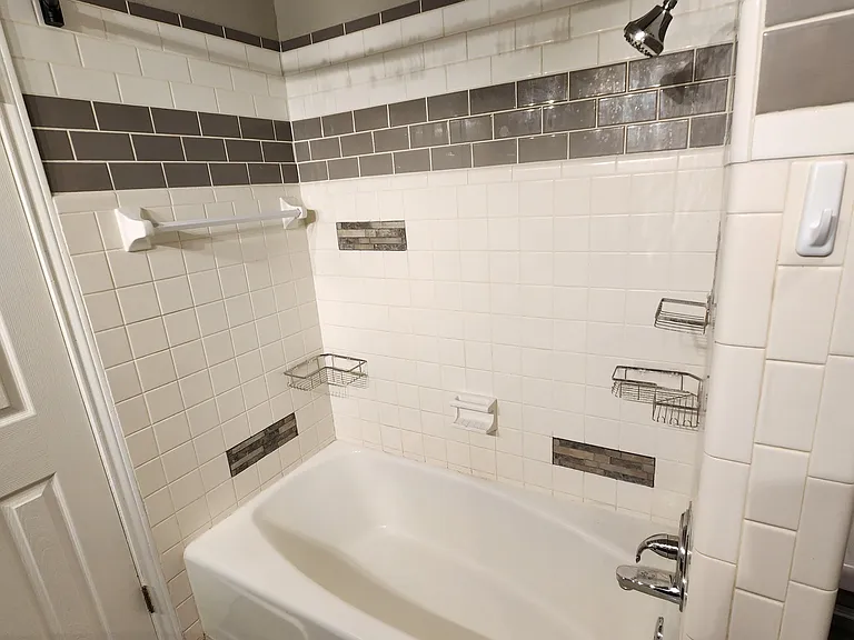 204 S Morrison Dr — Photo 18