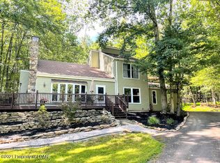 315 W Lake Valley Dr, Hazleton, PA 18202