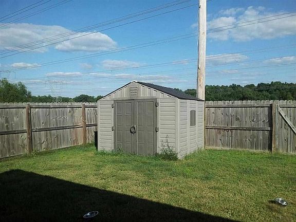 4th image of 2676 Plum Creek Dr
