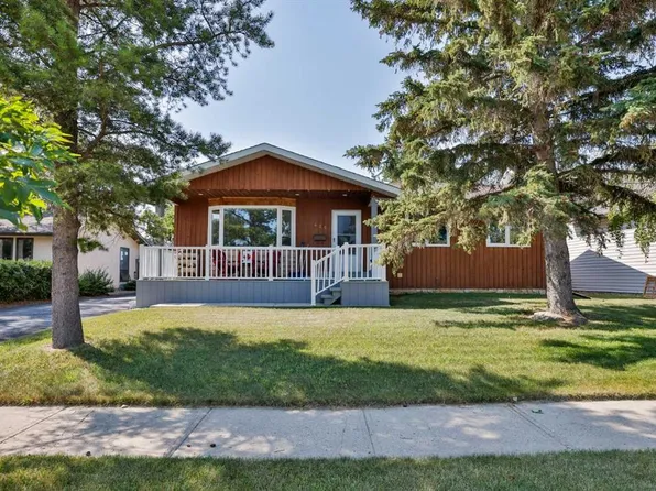425 N Cottonwood Dr, Vulcan, AB T0L 2B0