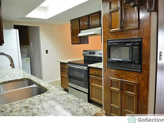 5th image of 2925 Golden Meadow Dr