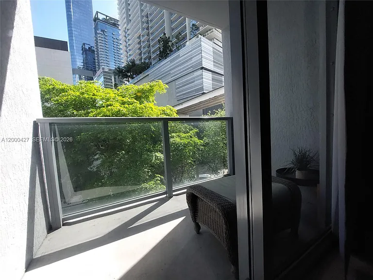 31 SE 6th St #403 — Photo 8
