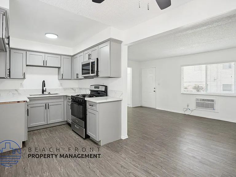 5447 Norwalk Blvd — Photo 2