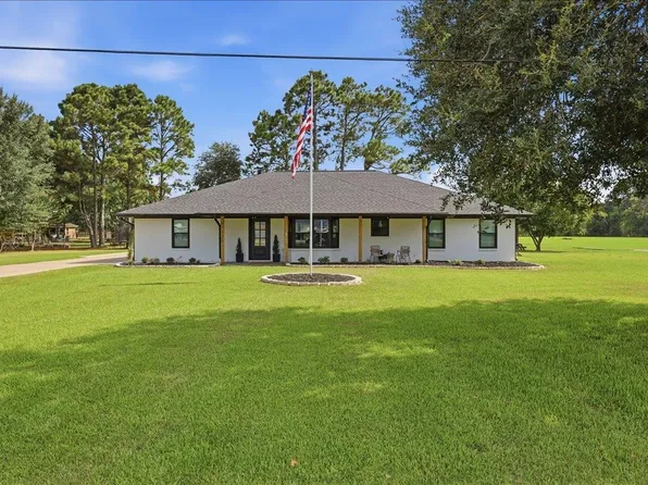 525 W Buccaneer Dr, Winnie, TX 77665