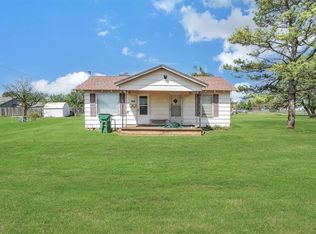 705 E Cleveland St, Mangum, OK 73554