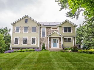 17 Wayne Ter, Basking Ridge, NJ 07920