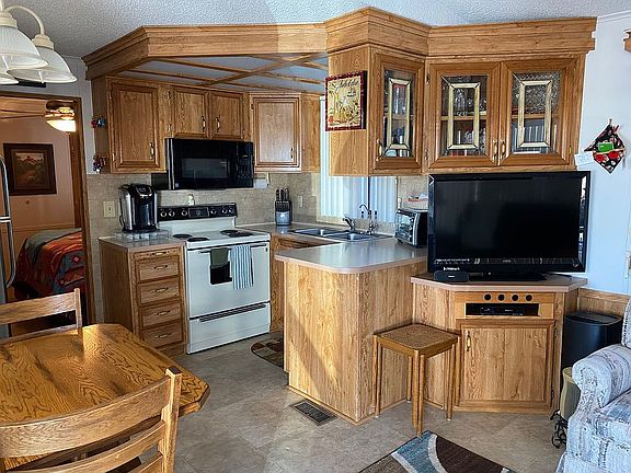 5th image of 6649 E 32nd St #196