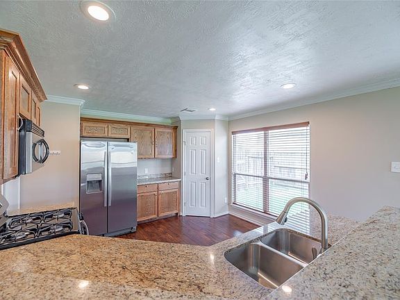 5th image of 7719 Greenwood Point Dr