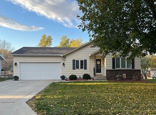 709 Troy Dr, Carroll, IA 51401