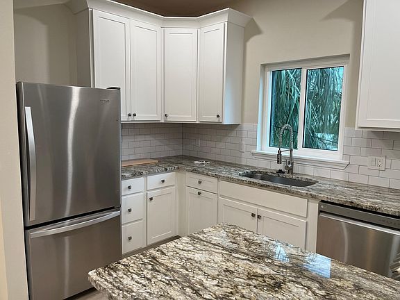 4th image of 156 21st Ave SE #1/2